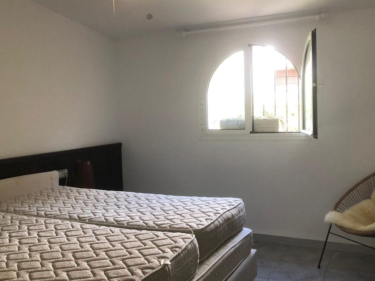 2 Bed, 1 Bath, ApartmentFor Sale, Estepona, Malaga