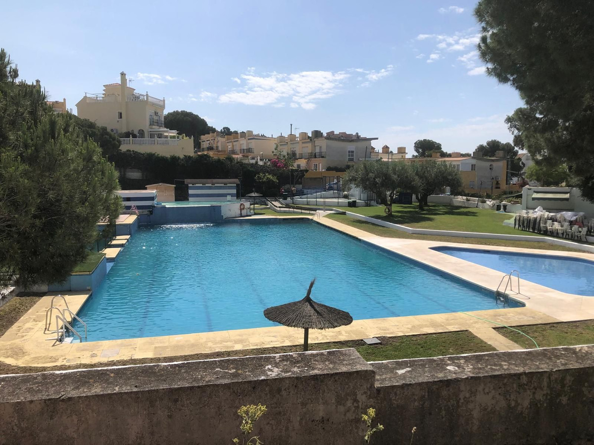 2 Bed, 1 Bath, ApartmentFor Sale, Estepona, Malaga