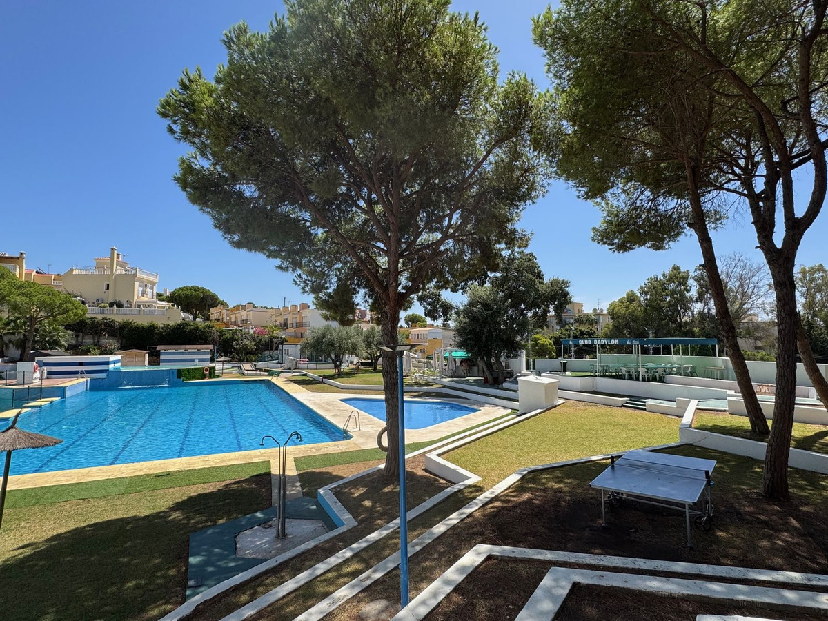 2 Bed, 1 Bath, ApartmentFor Sale, Estepona, Malaga