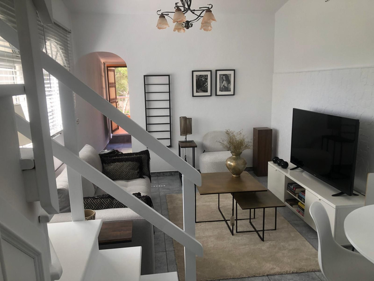 2 Bed, 1 Bath, ApartmentFor Sale, Estepona, Malaga