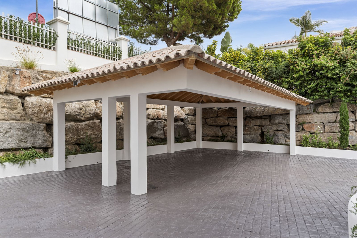 4 Bed, 4 Bath, HouseFor Sale, Benahavis, Malaga