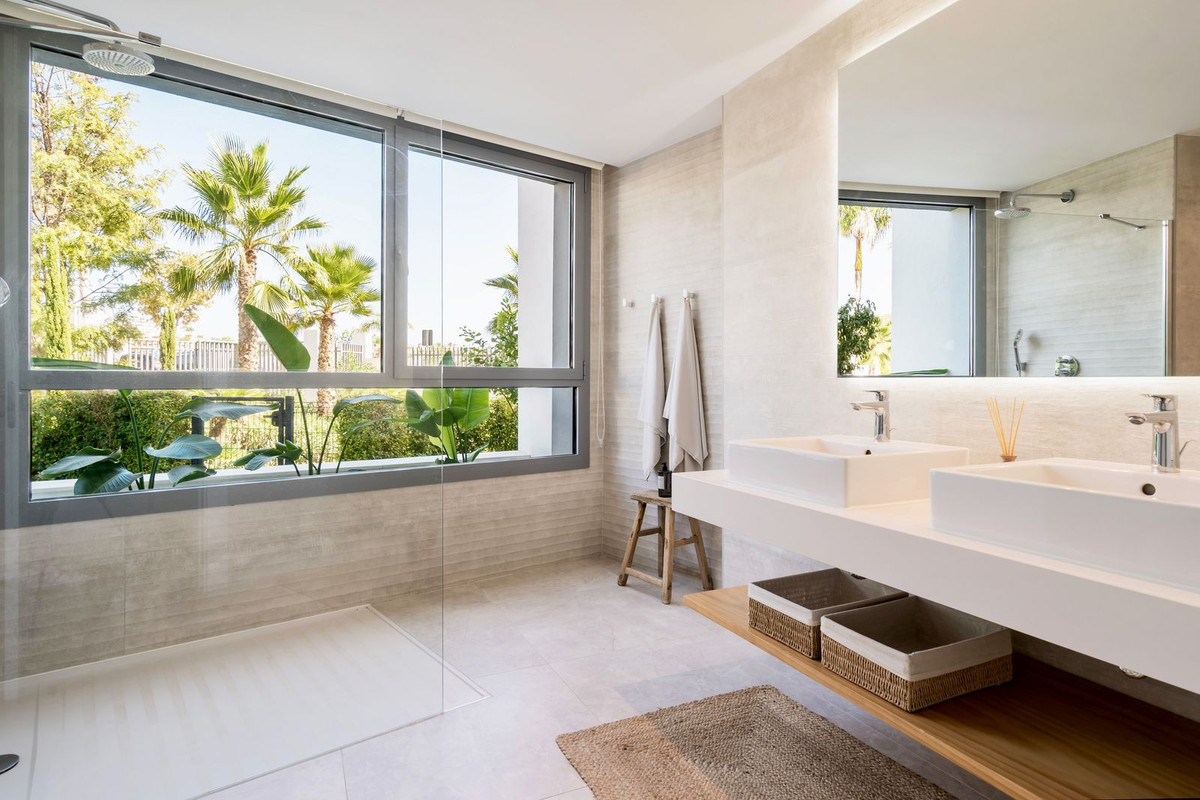 4 Bed, 3 Bath, ApartmentFor Sale, Marbella, Malaga