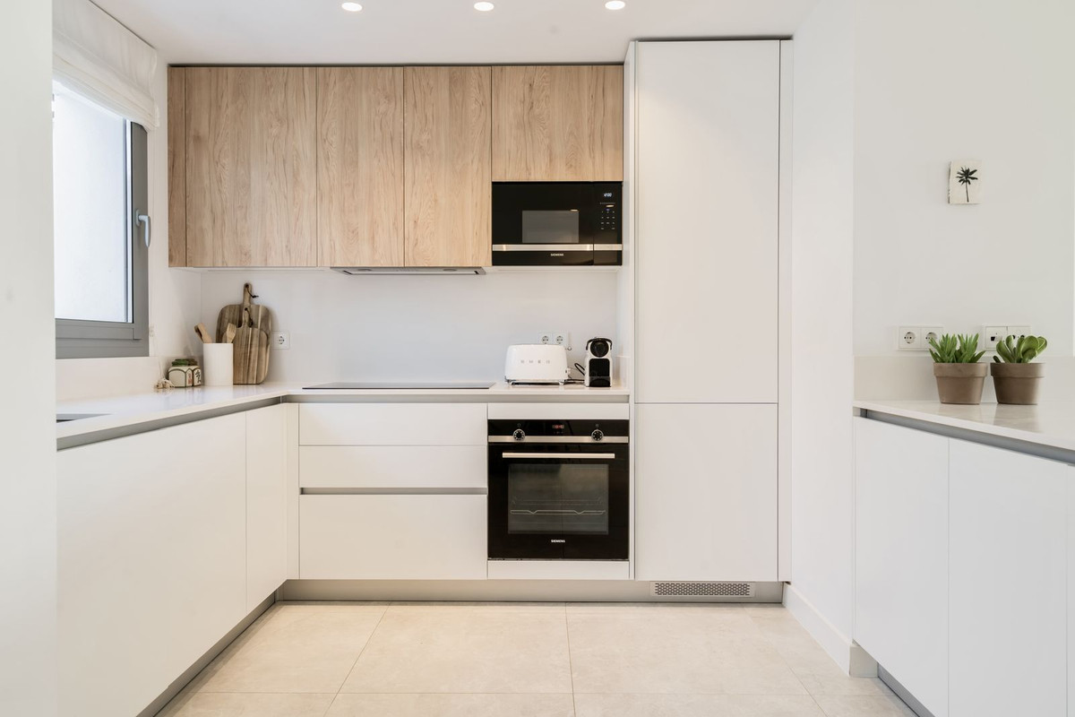 4 Bed, 3 Bath, ApartmentFor Sale, Marbella, Malaga