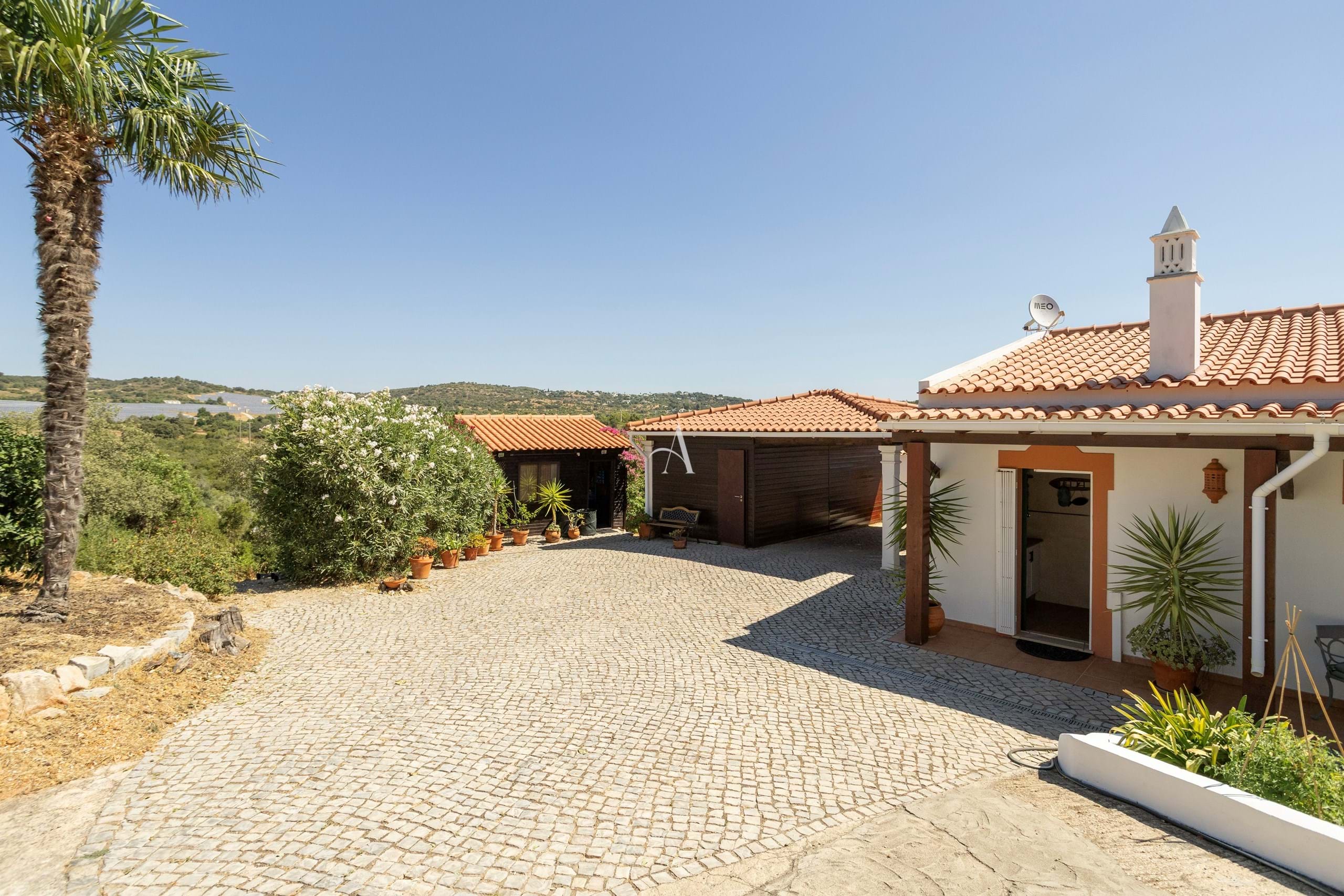 3 Bed, 4 Bath, HouseFor Sale, Santa Barbara de Nexe, Faro, Faro