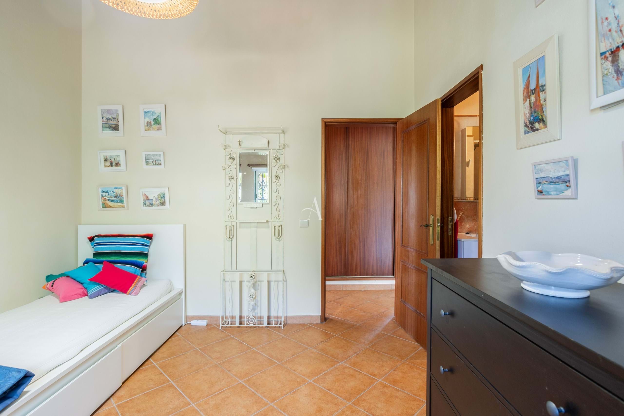 3 Bed, 4 Bath, HouseFor Sale, Santa Barbara de Nexe, Faro, Faro