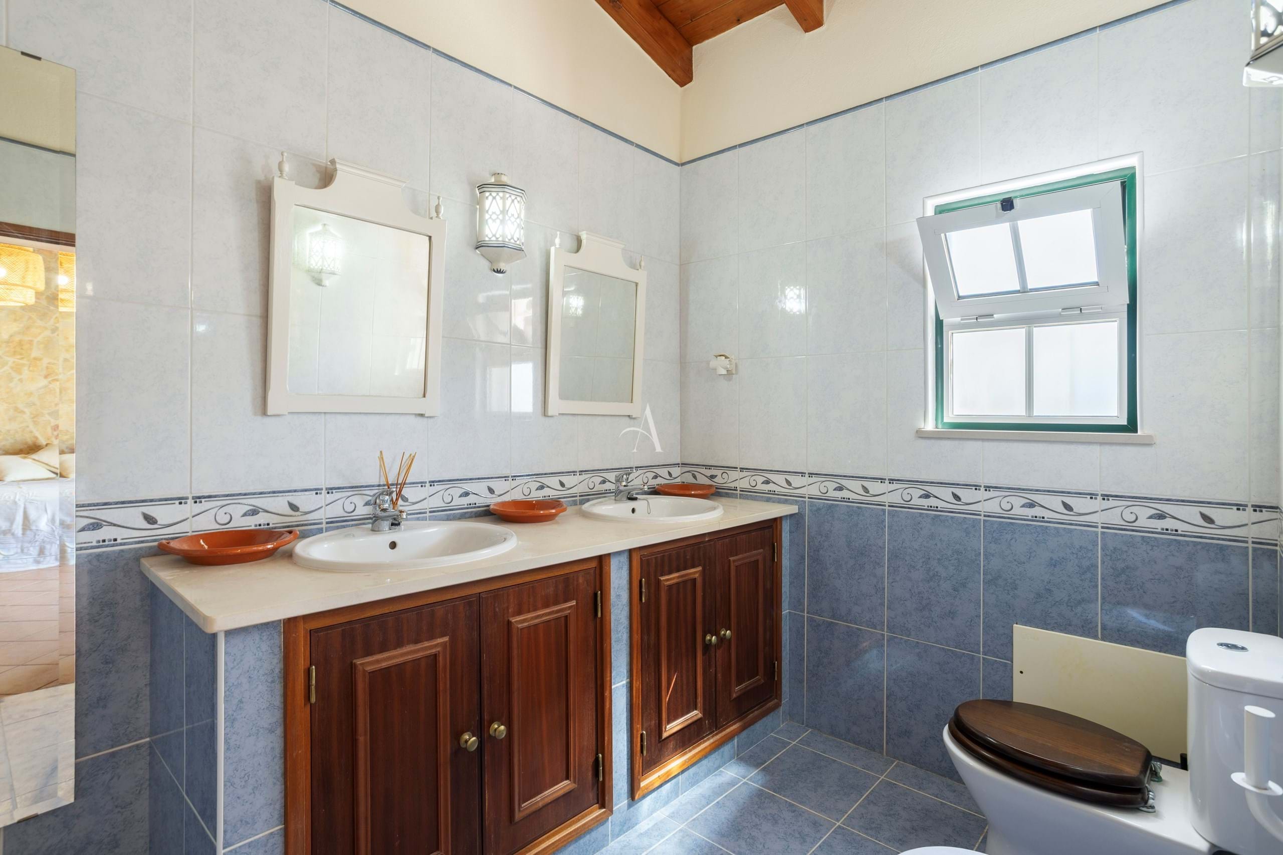 3 Bed, 4 Bath, HouseFor Sale, Santa Barbara de Nexe, Faro, Faro