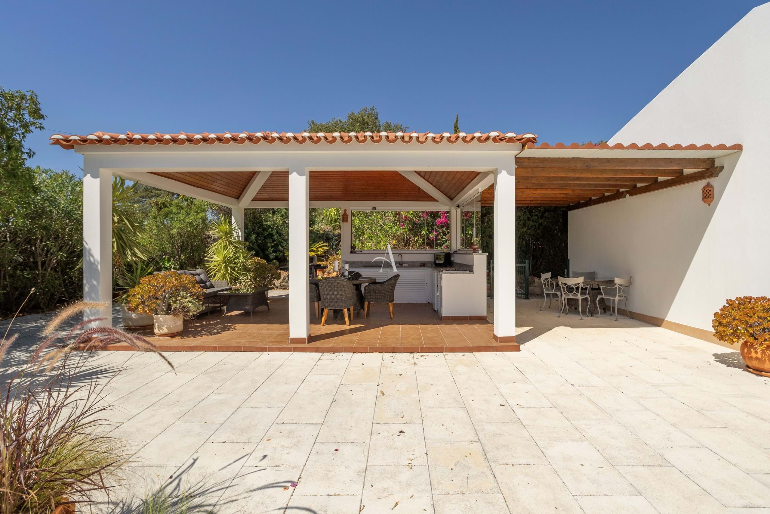 3 Bed, 4 Bath, HouseFor Sale, Santa Barbara de Nexe, Faro, Faro