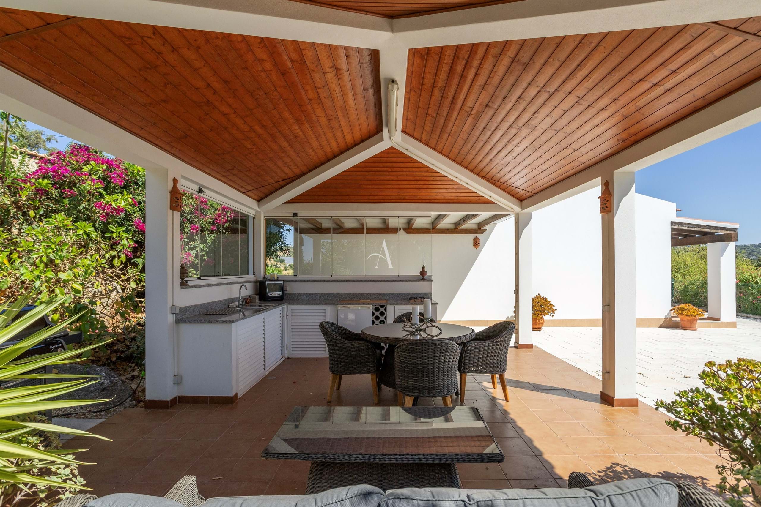 3 Bed, 4 Bath, HouseFor Sale, Santa Barbara de Nexe, Faro, Faro