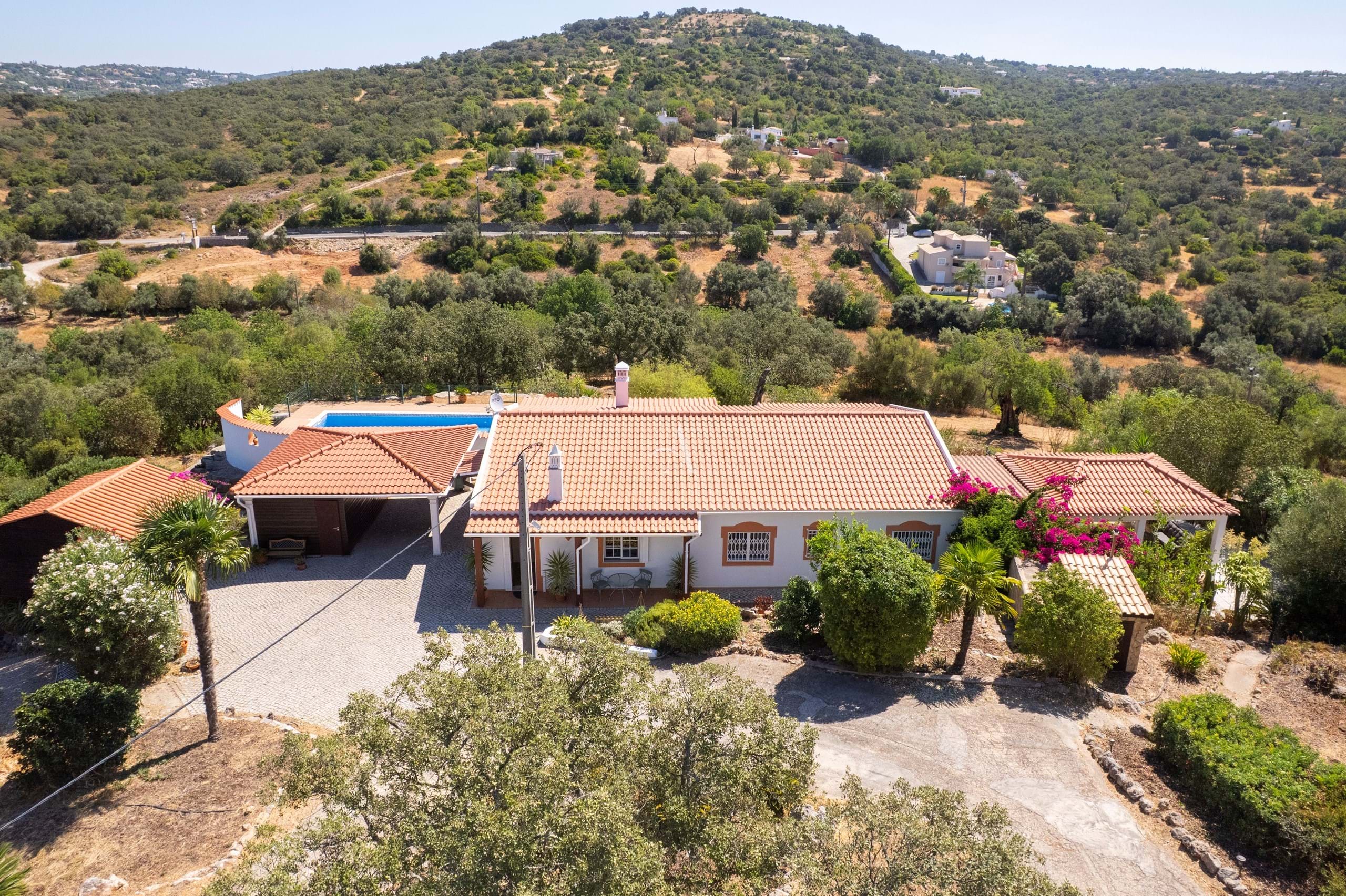 3 Bed, 4 Bath, HouseFor Sale, Santa Barbara de Nexe, Faro, Faro