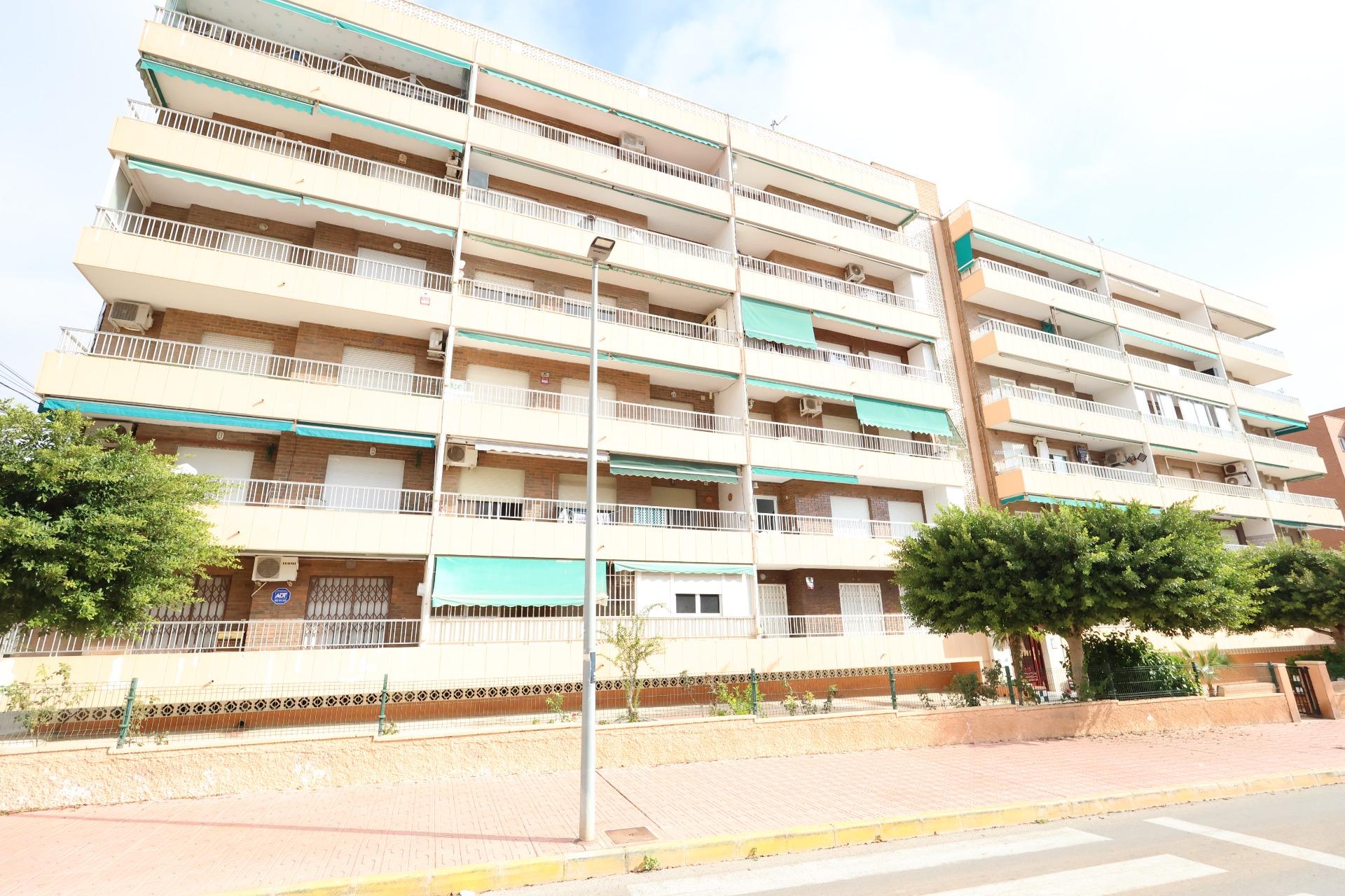 2 Bed, 1 Bath, ApartmentFor Sale, Torrevieja, Alicante