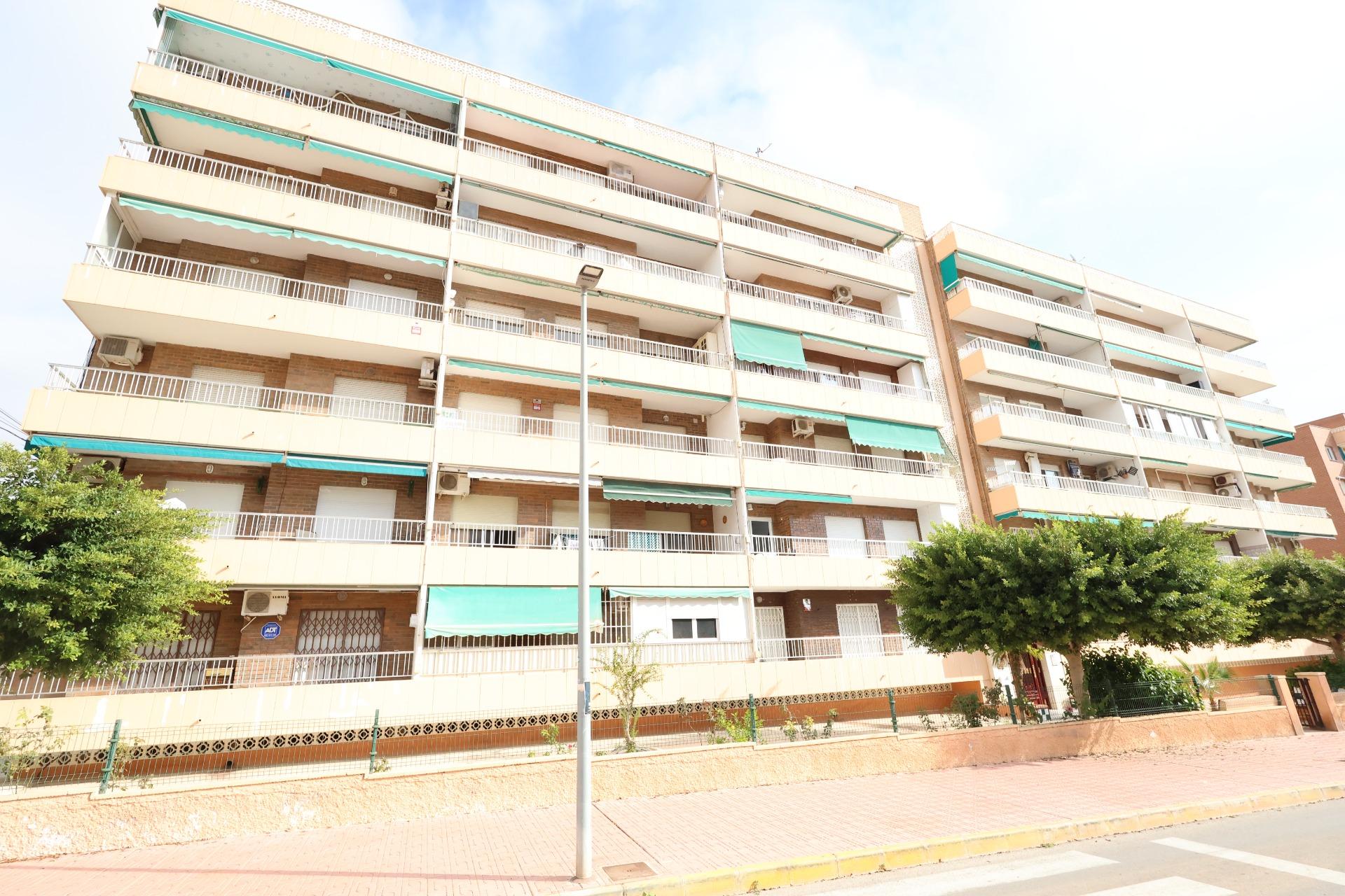 2 Bed, 1 Bath, ApartmentFor Sale, Torrevieja, Alicante