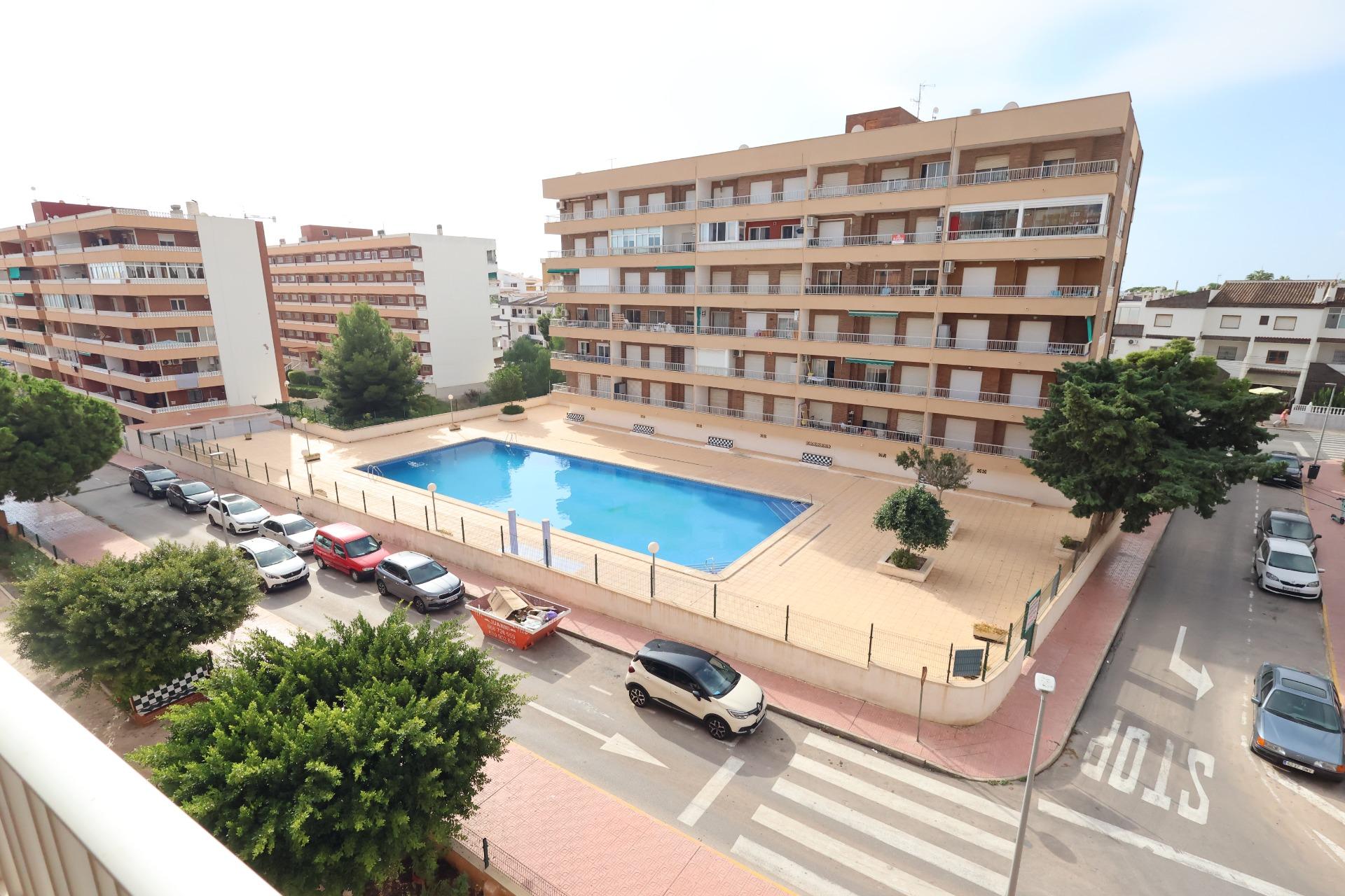 2 Bed, 1 Bath, ApartmentFor Sale, Torrevieja, Alicante