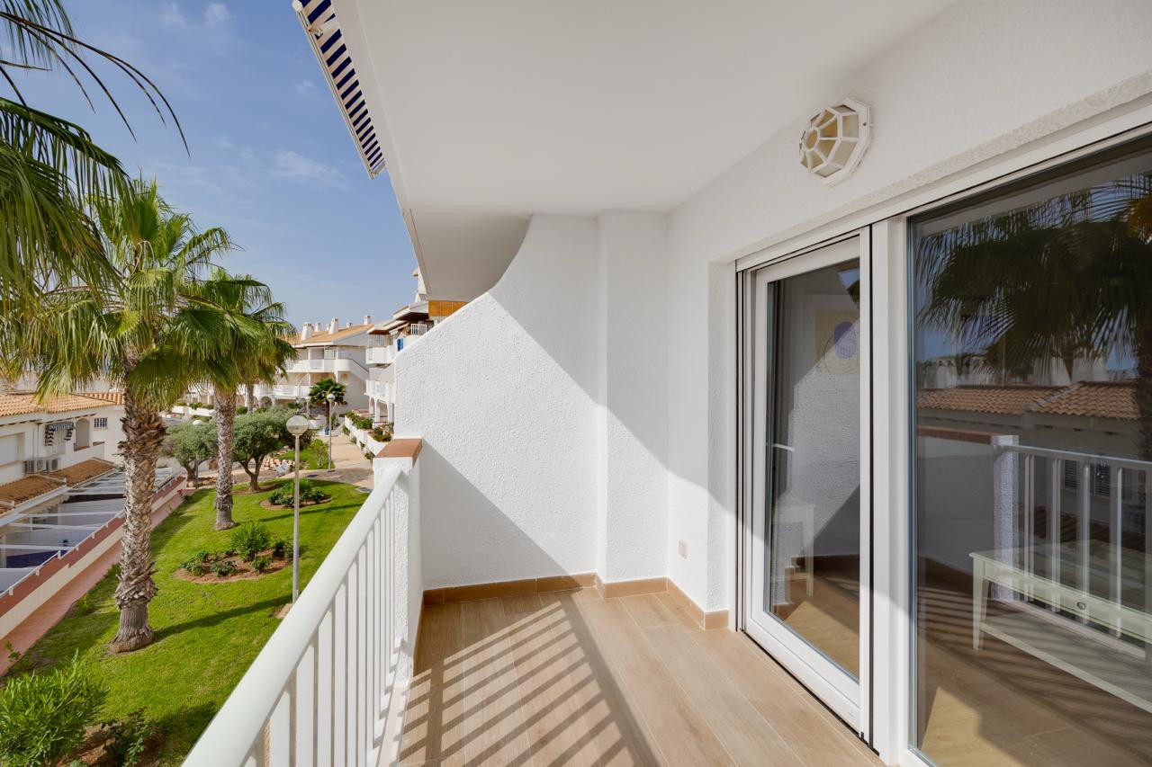 2 Bed, 1 Bath, ApartmentFor Sale, Orihuela Costa, Alicante