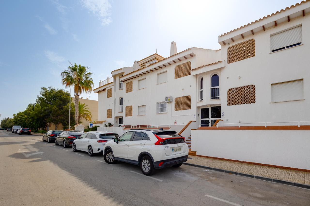 2 Bed, 1 Bath, ApartmentFor Sale, Orihuela Costa, Alicante