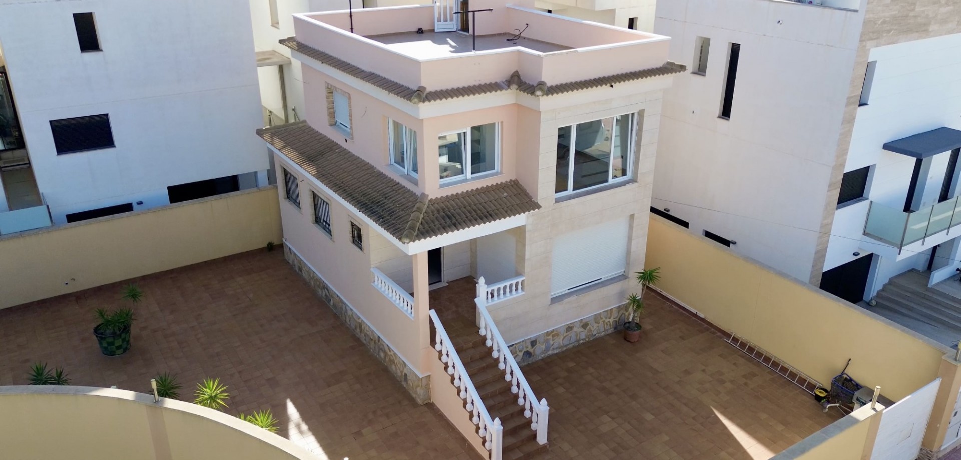 4 Bed, 2 Bath, HouseFor Sale, Orihuela Costa, Alicante
