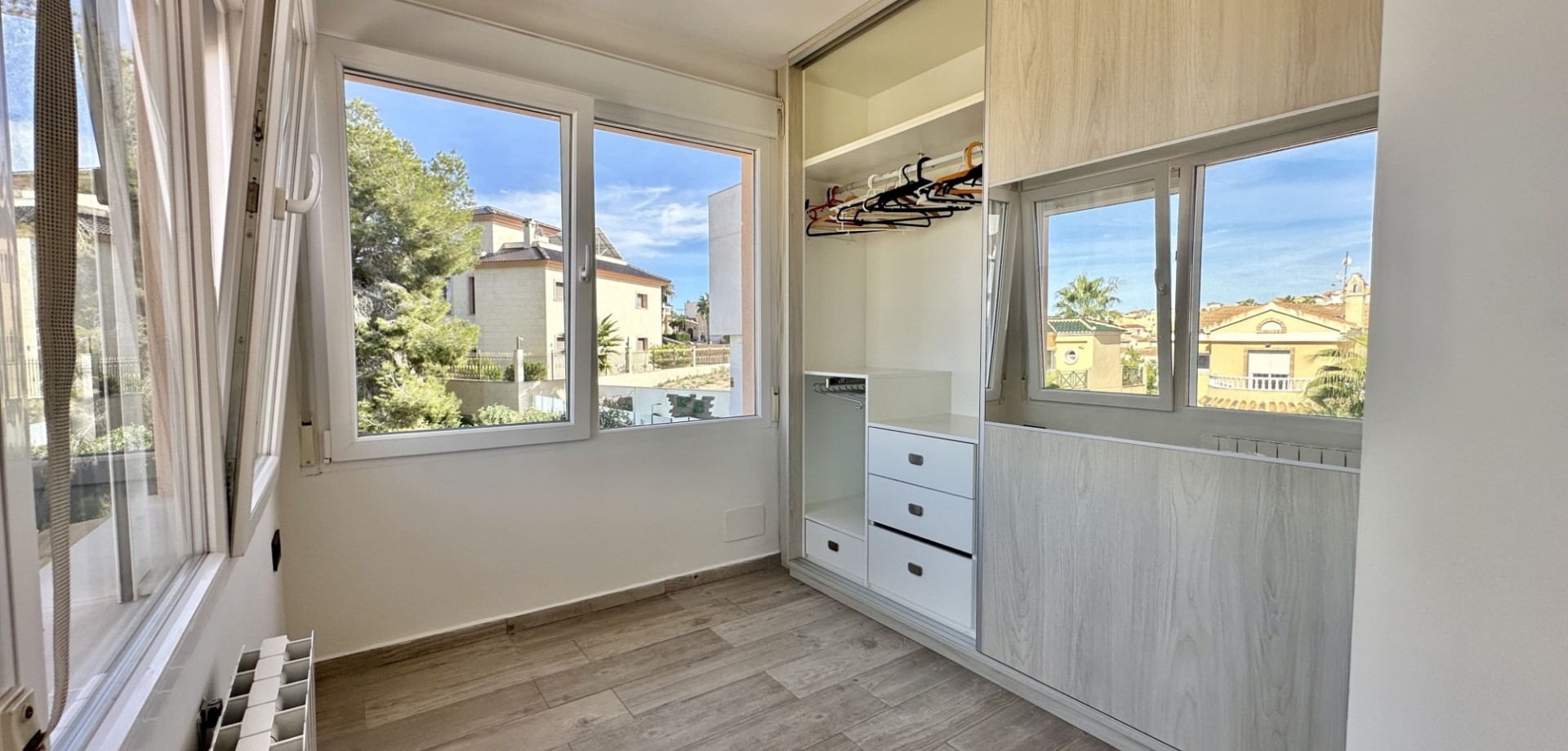 4 Bed, 2 Bath, HouseFor Sale, Orihuela Costa, Alicante