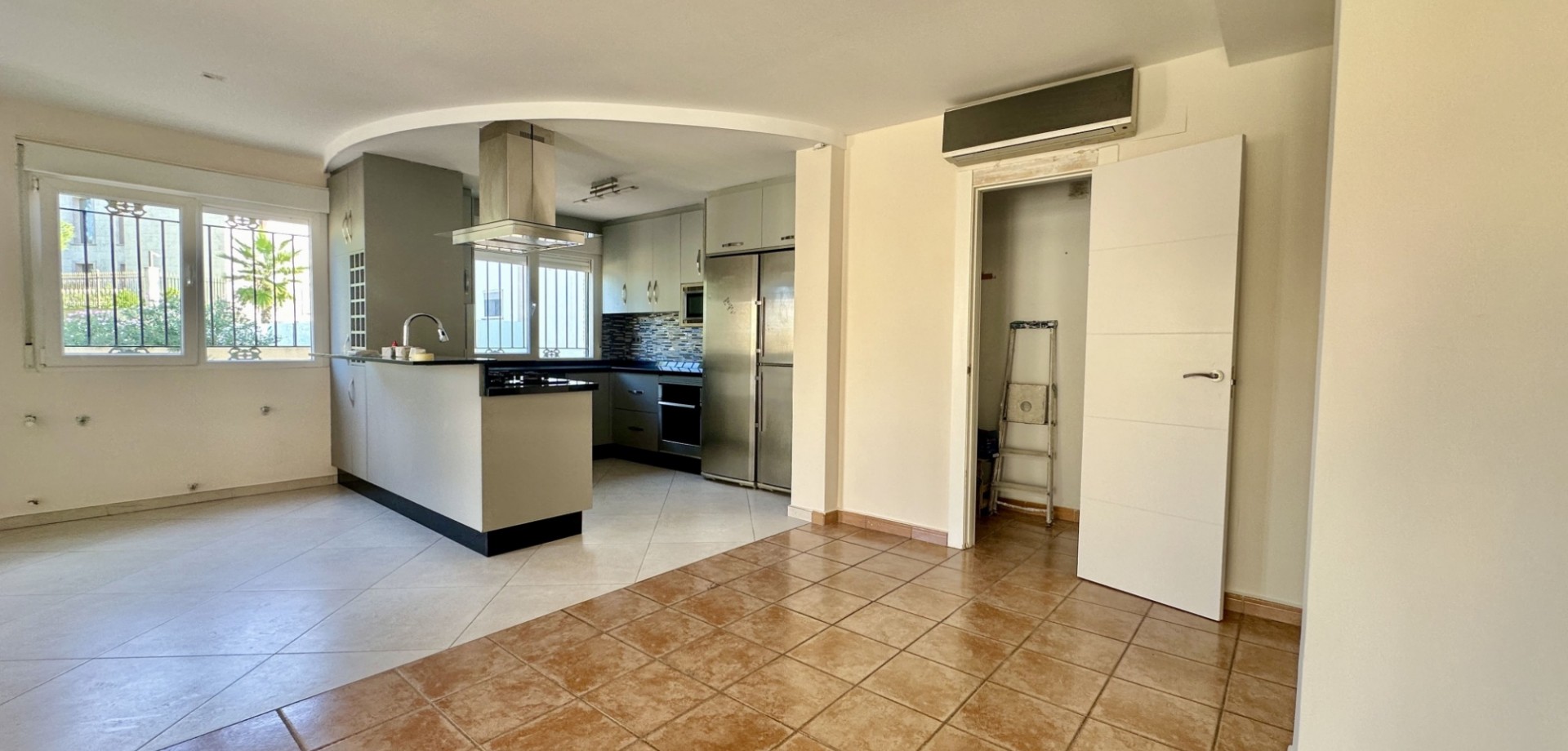 4 Bed, 2 Bath, HouseFor Sale, Orihuela Costa, Alicante