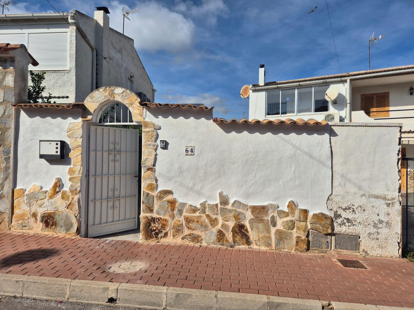 3 Bed, 2 Bath, HouseFor Sale, Torrevieja, Alicante