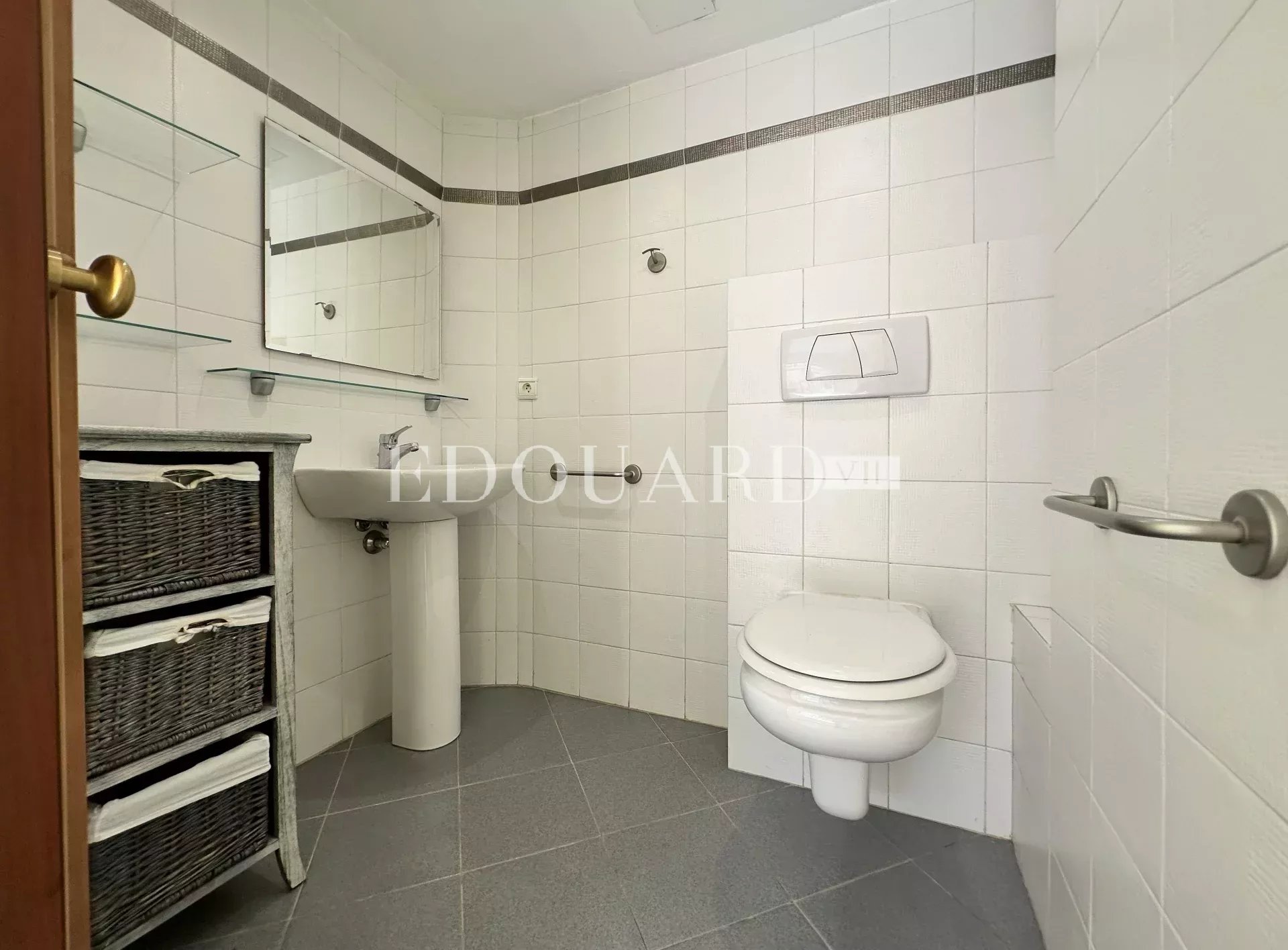 3 Bed, 1 Bath, ApartmentFor Sale, Menton, Alpes-Maritimes