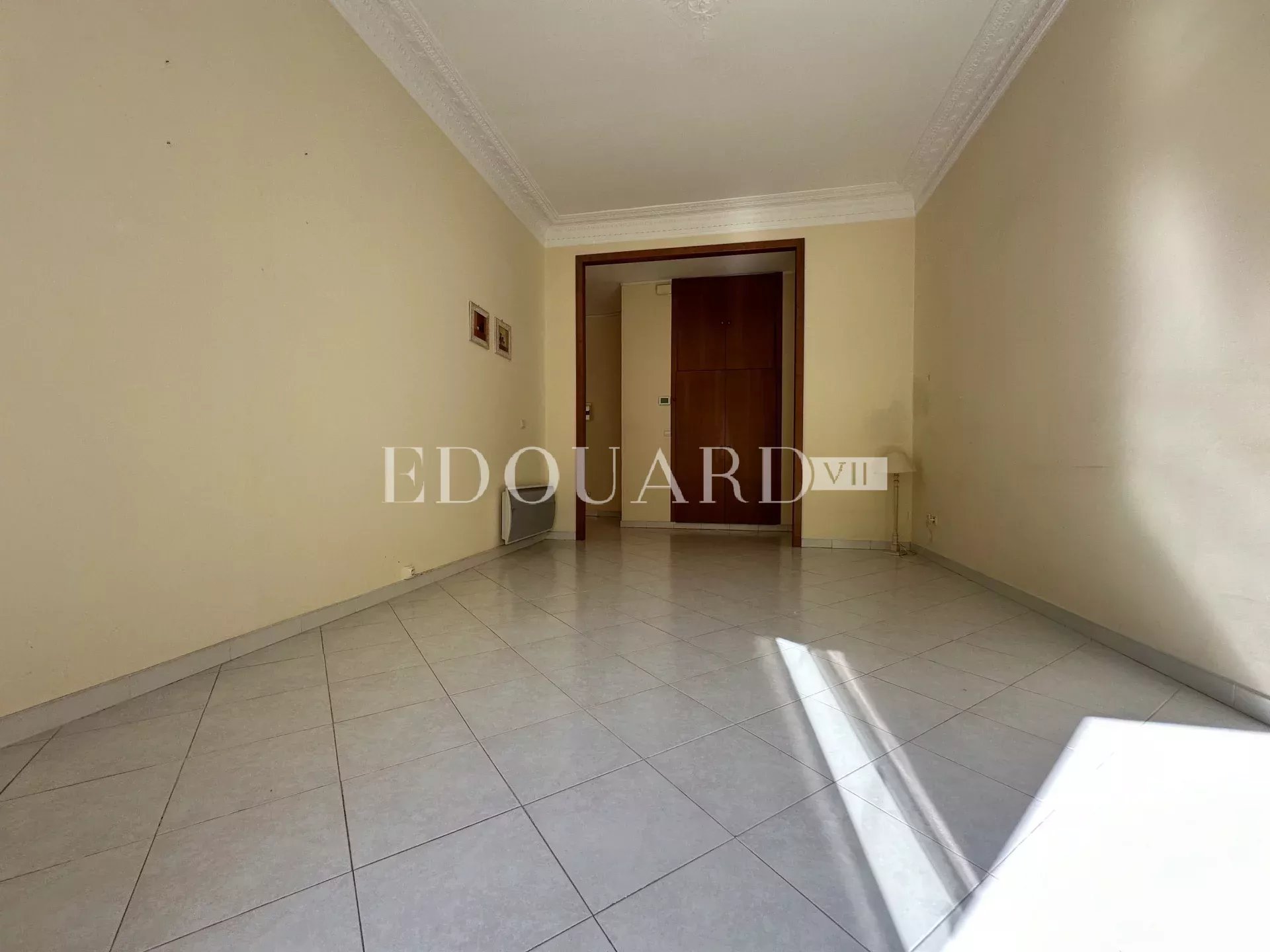 3 Bed, 1 Bath, ApartmentFor Sale, Menton, Alpes-Maritimes