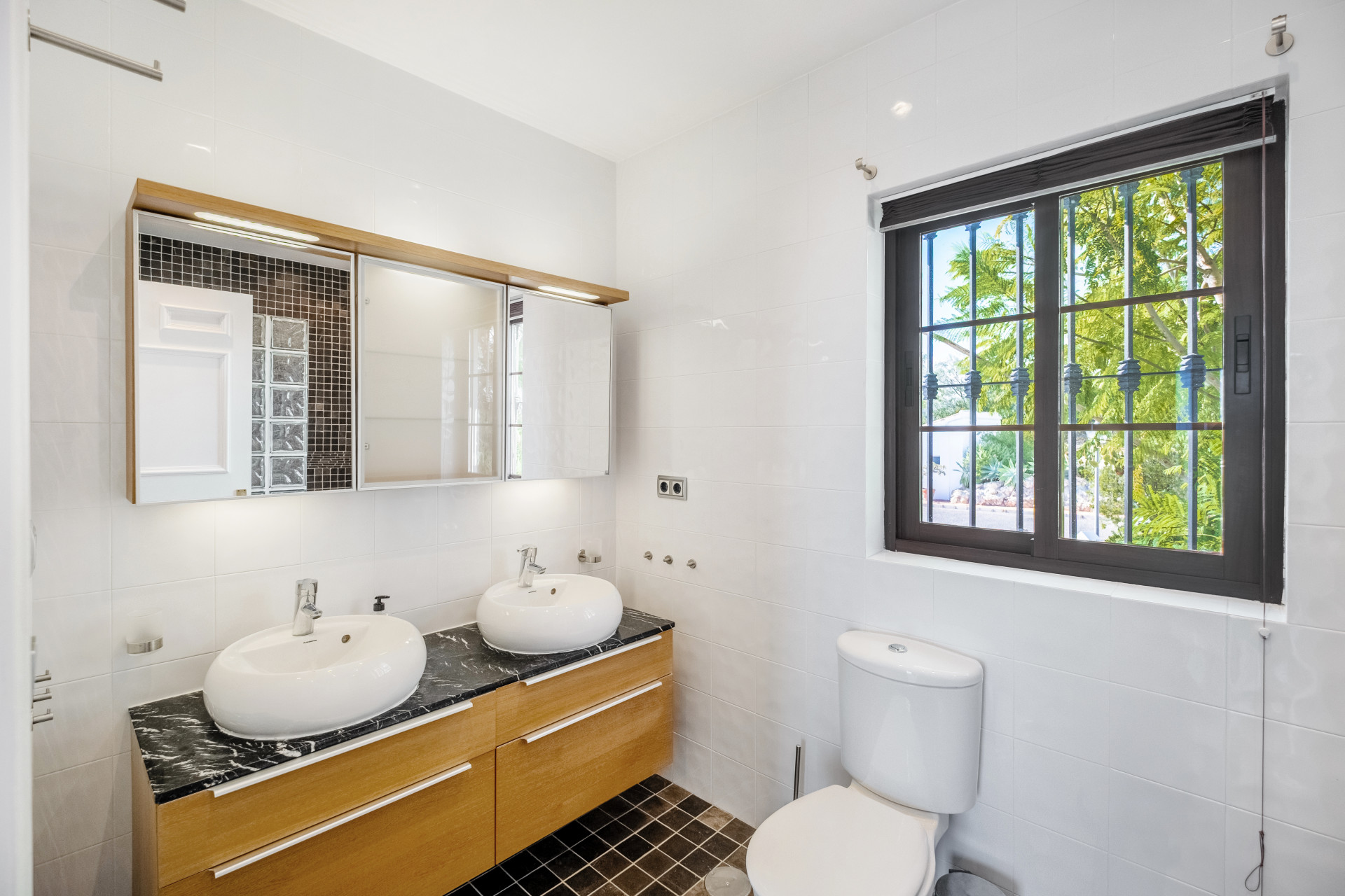 3 Bed, 3 Bath, HouseFor Sale, Benahavis, Malaga