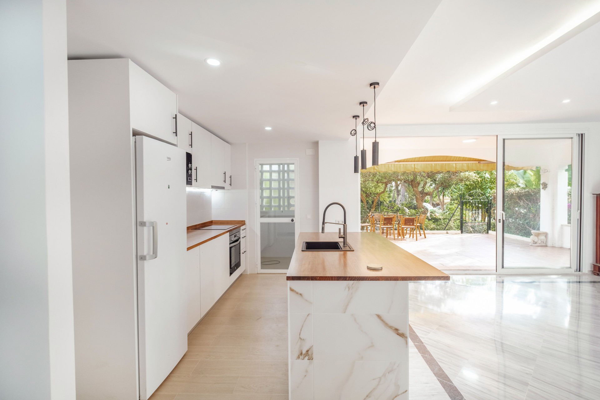 4 Bed, 3 Bath, ApartmentFor Sale, Marbella, Malaga