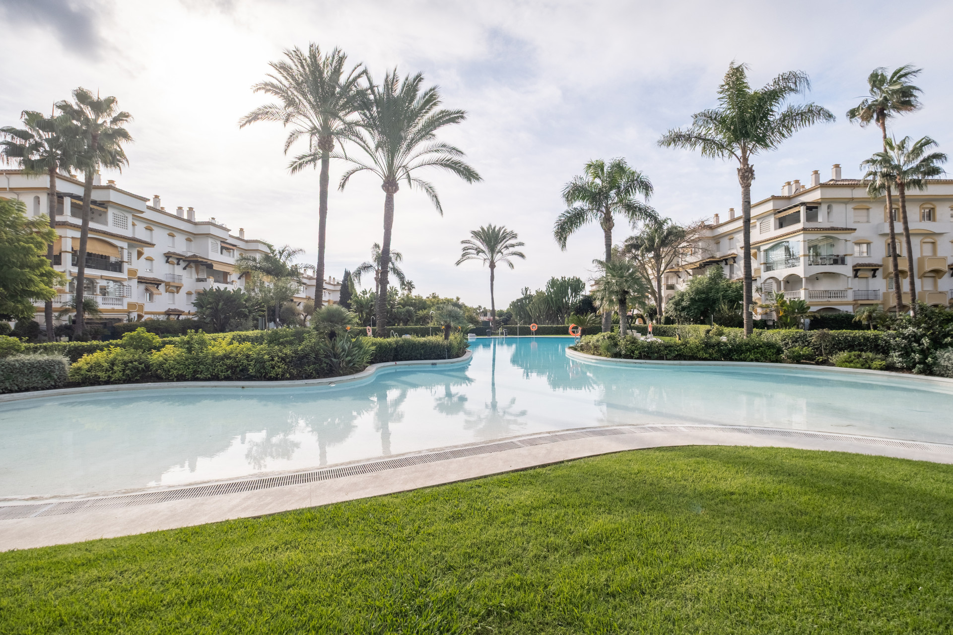 4 Bed, 3 Bath, ApartmentFor Sale, Marbella, Malaga