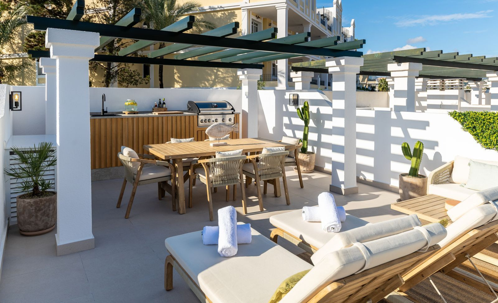 4 Bed, 4 Bath, ApartmentFor Sale, Marbella, Malaga