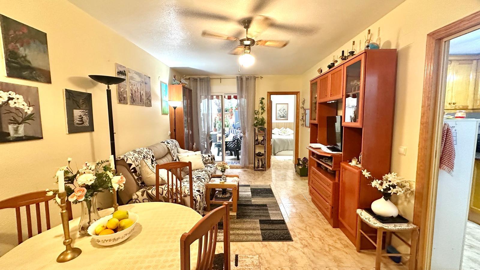 2 Bed, 1 Bath, ApartmentFor Sale, Torrevieja, Alicante