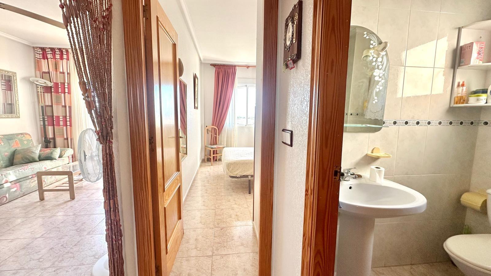 2 Bed, 1 Bath, ApartmentFor Sale, Torrevieja, Alicante
