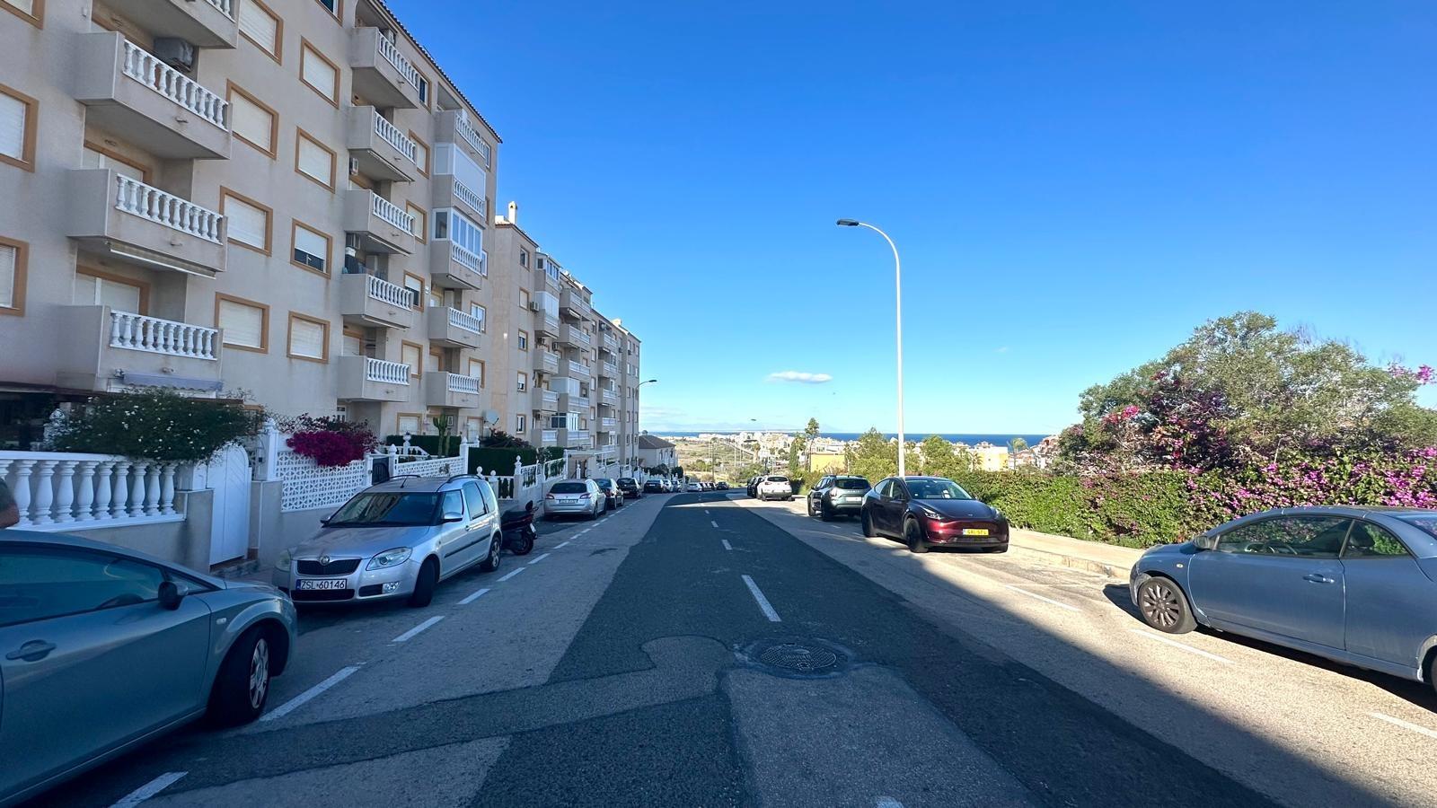 2 Bed, 1 Bath, ApartmentFor Sale, Torrevieja, Alicante