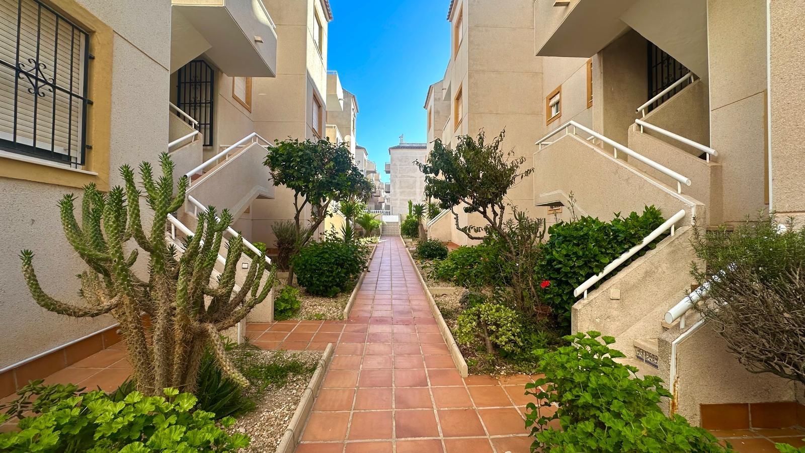 2 Bed, 1 Bath, ApartmentFor Sale, Torrevieja, Alicante