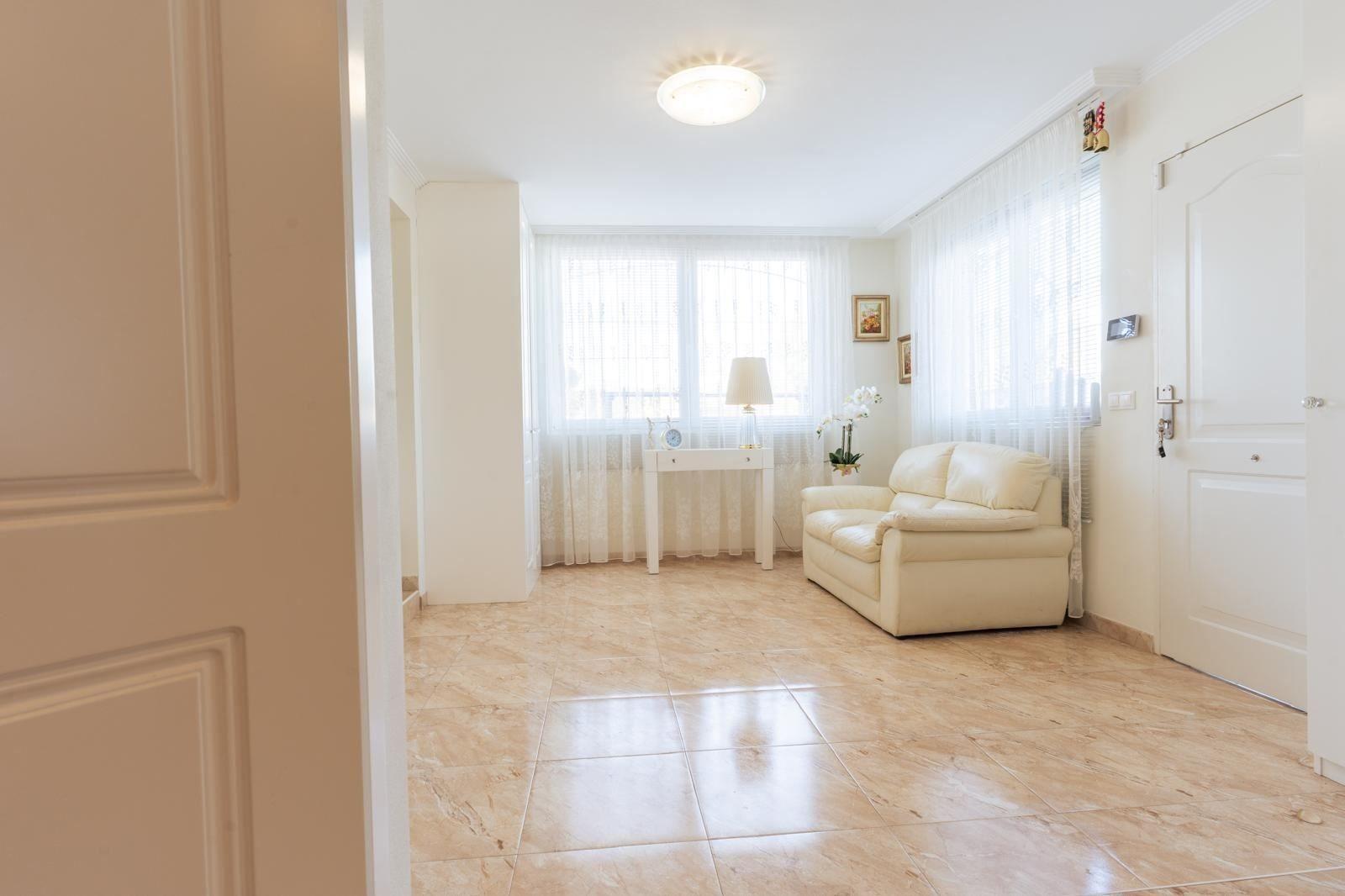 7 Bed, 4 Bath, HouseFor Sale, Torrevieja, Alicante