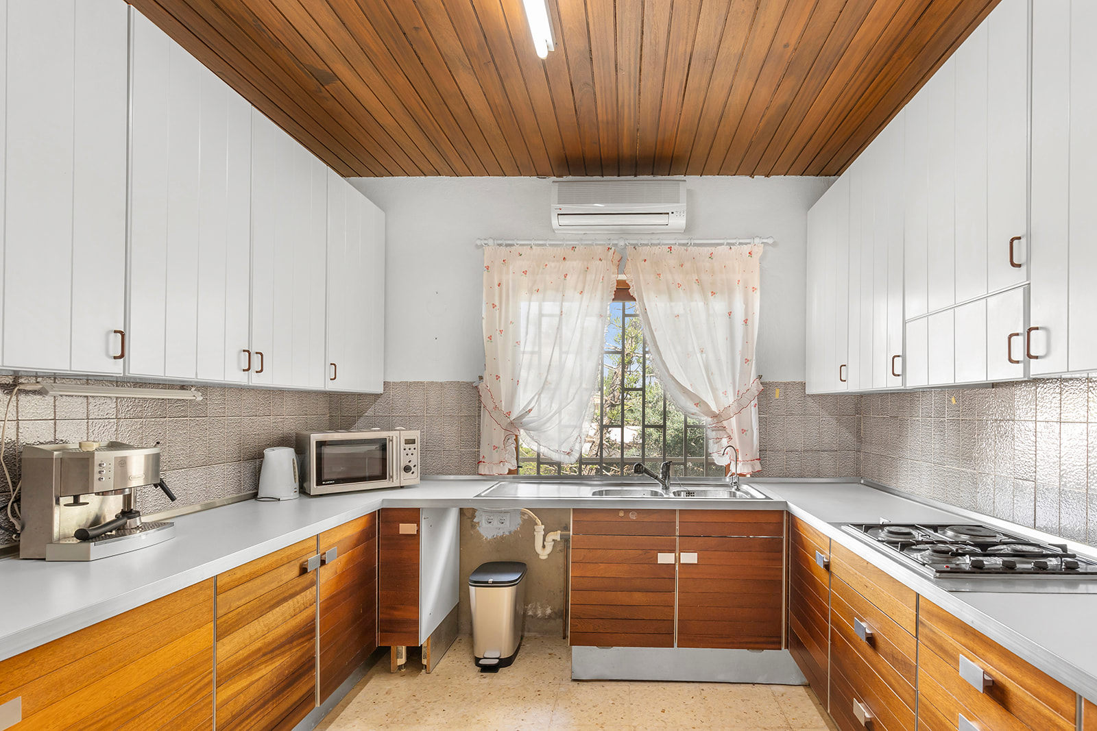 5 Bed, 3 Bath, HouseFor Sale, Orihuela Costa, Alicante