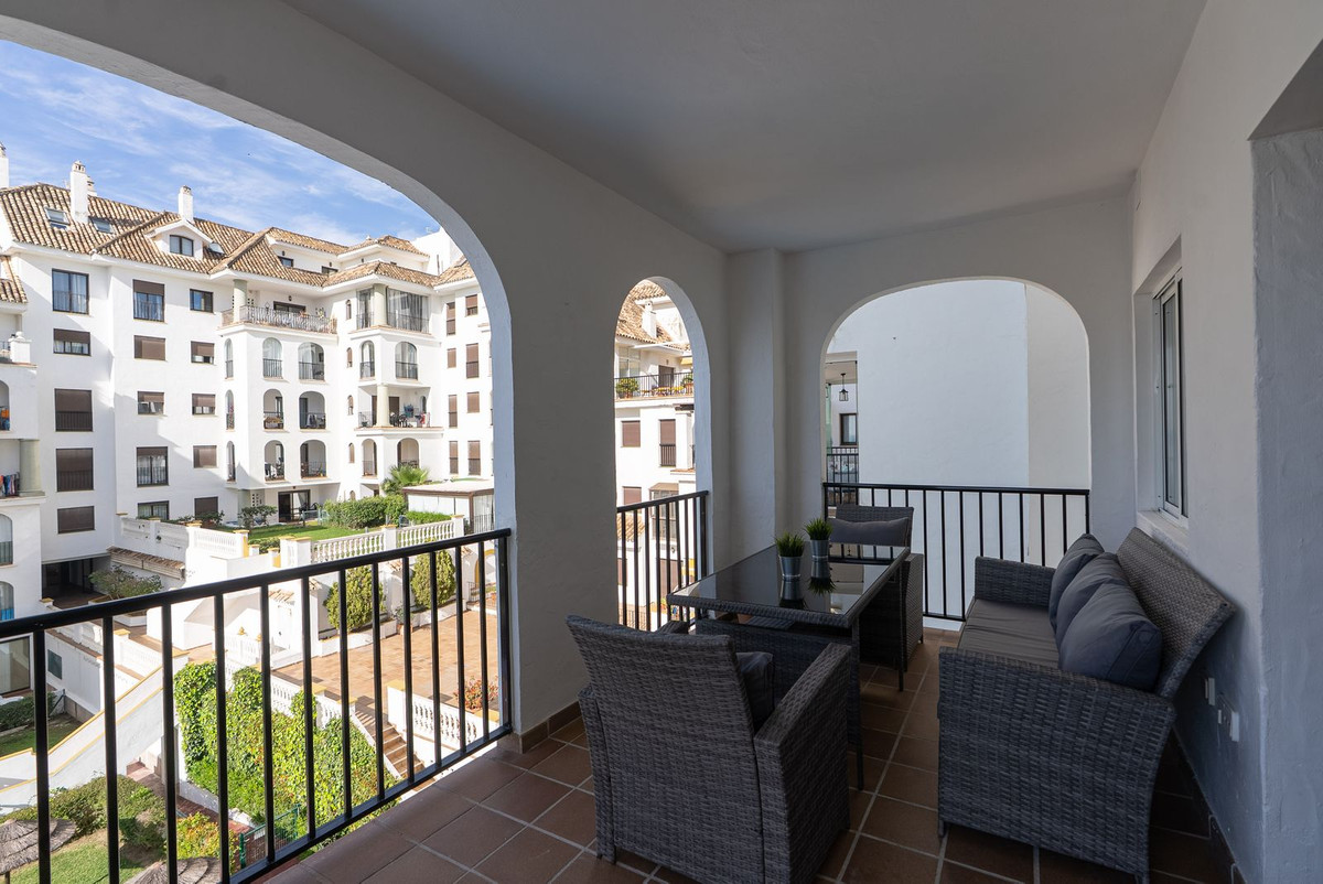 2 Bed, 2 Bath, ApartmentFor Sale, La Duquesa, Malaga