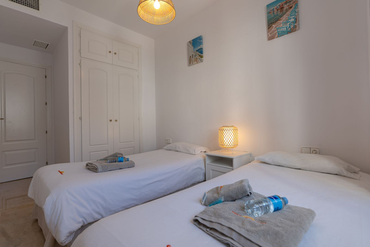 2 Bed, 2 Bath, ApartmentFor Sale, La Duquesa, Malaga