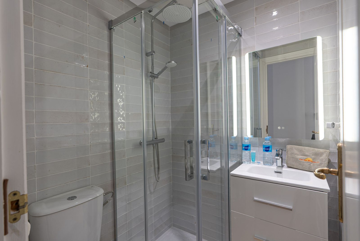 2 Bed, 2 Bath, ApartmentFor Sale, La Duquesa, Malaga