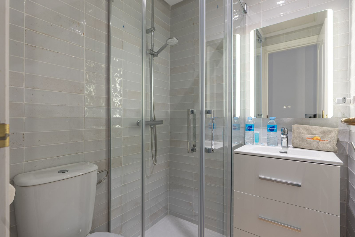 2 Bed, 2 Bath, ApartmentFor Sale, La Duquesa, Malaga