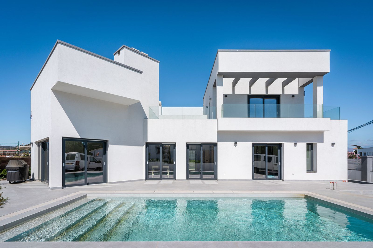 3 Bed, 3 Bath, HouseFor Sale, Estepona, Malaga