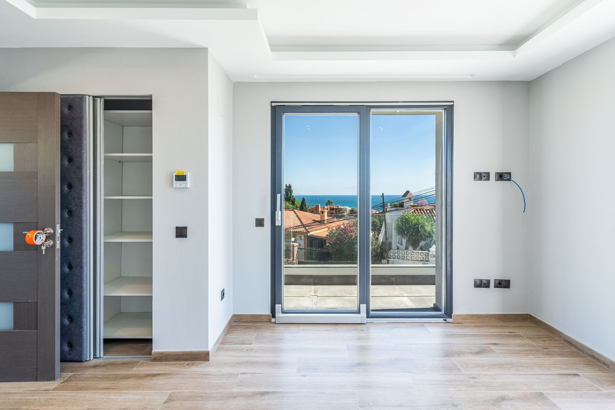 3 Bed, 3 Bath, HouseFor Sale, Estepona, Malaga