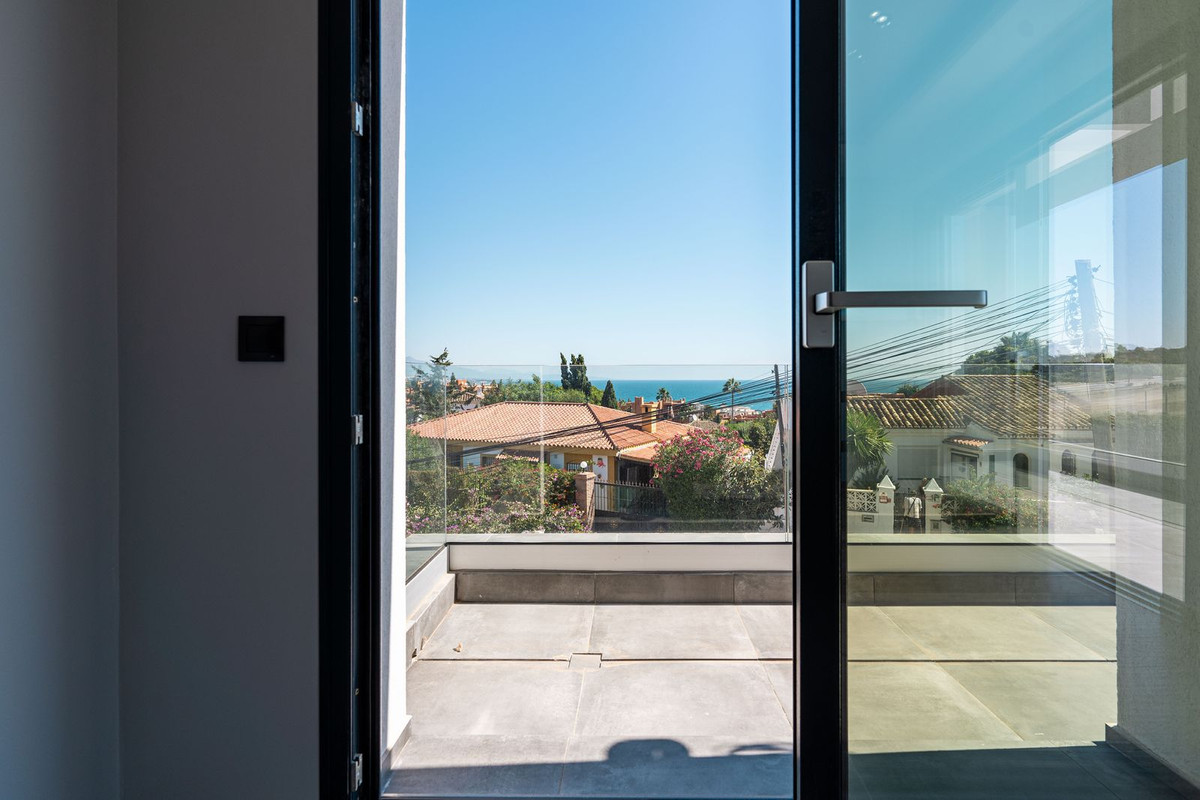 3 Bed, 3 Bath, HouseFor Sale, Estepona, Malaga