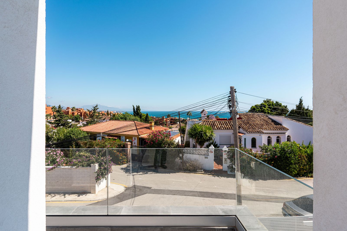 3 Bed, 3 Bath, HouseFor Sale, Estepona, Malaga