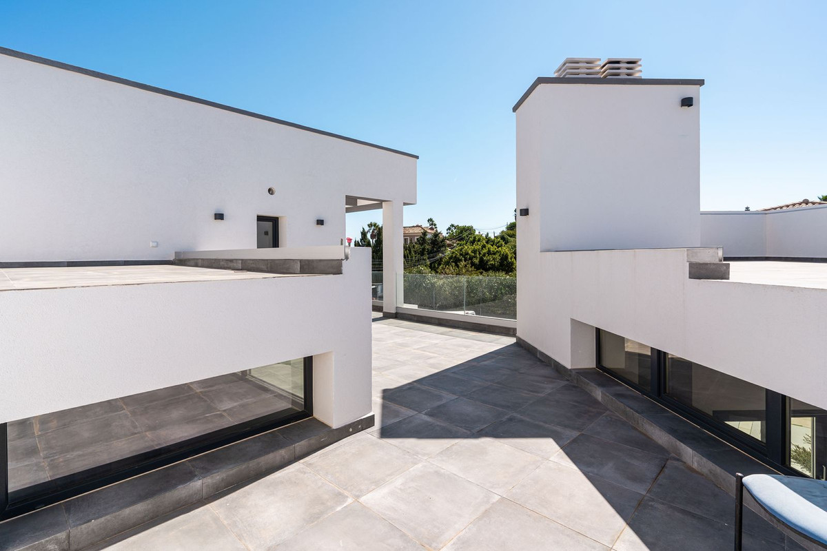 3 Bed, 3 Bath, HouseFor Sale, Estepona, Malaga