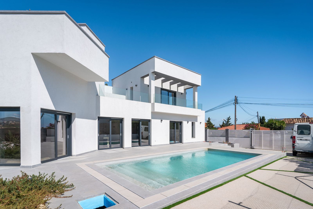 3 Bed, 3 Bath, HouseFor Sale, Estepona, Malaga