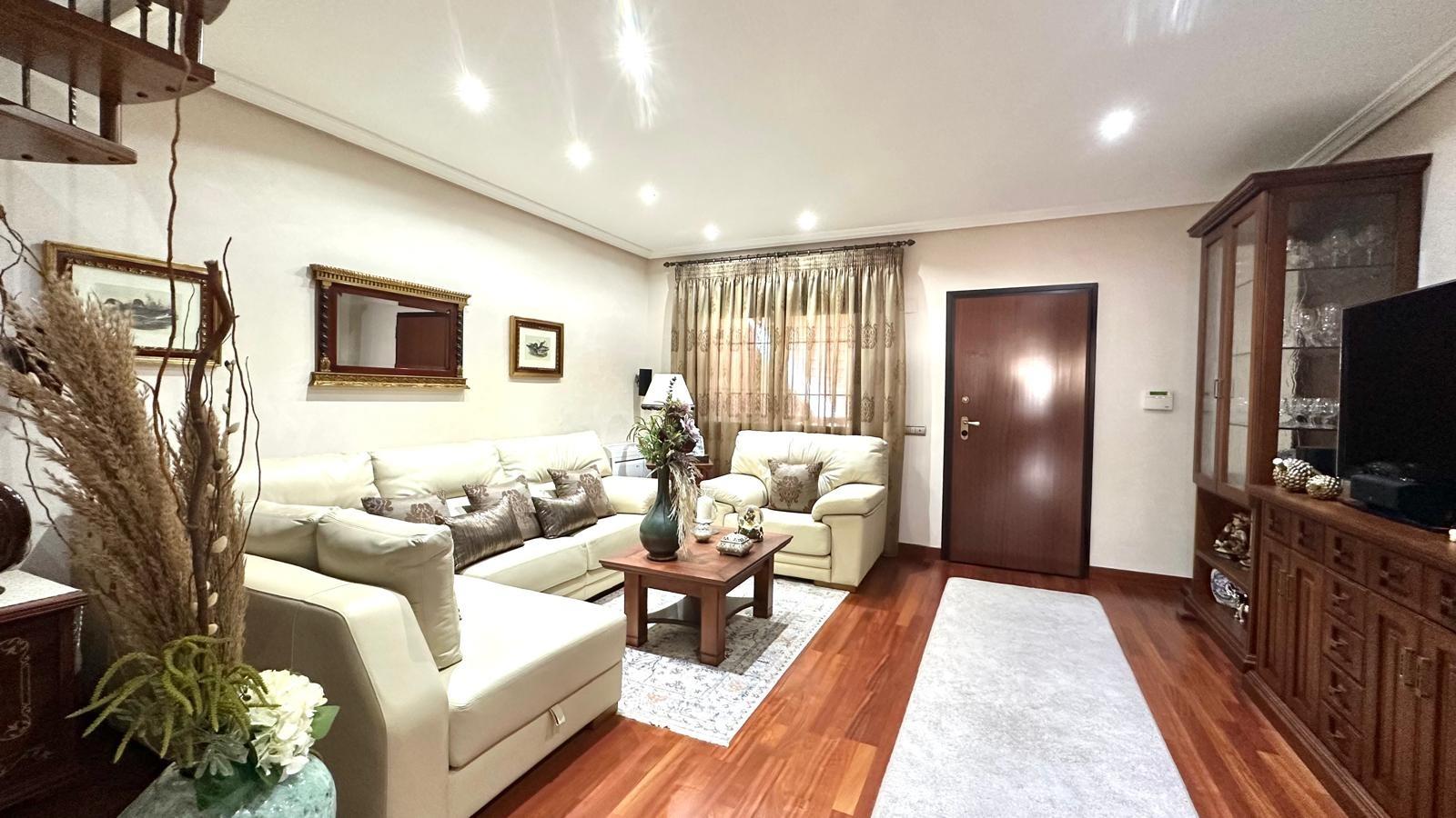 4 Bed, 3 Bath, HouseFor Sale, Torrevieja, Alicante