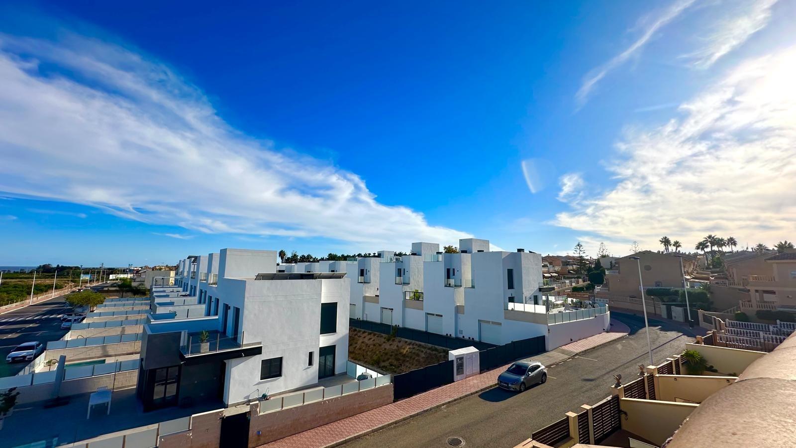 4 Bed, 3 Bath, HouseFor Sale, Torrevieja, Alicante