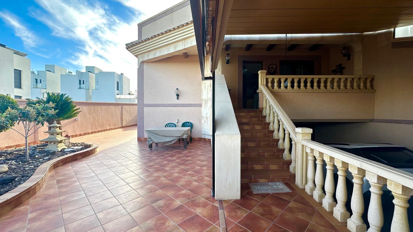 4 Bed, 3 Bath, HouseFor Sale, Torrevieja, Alicante
