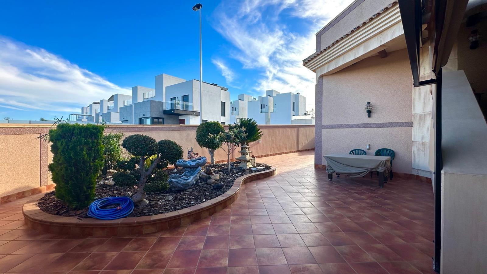 4 Bed, 3 Bath, HouseFor Sale, Torrevieja, Alicante