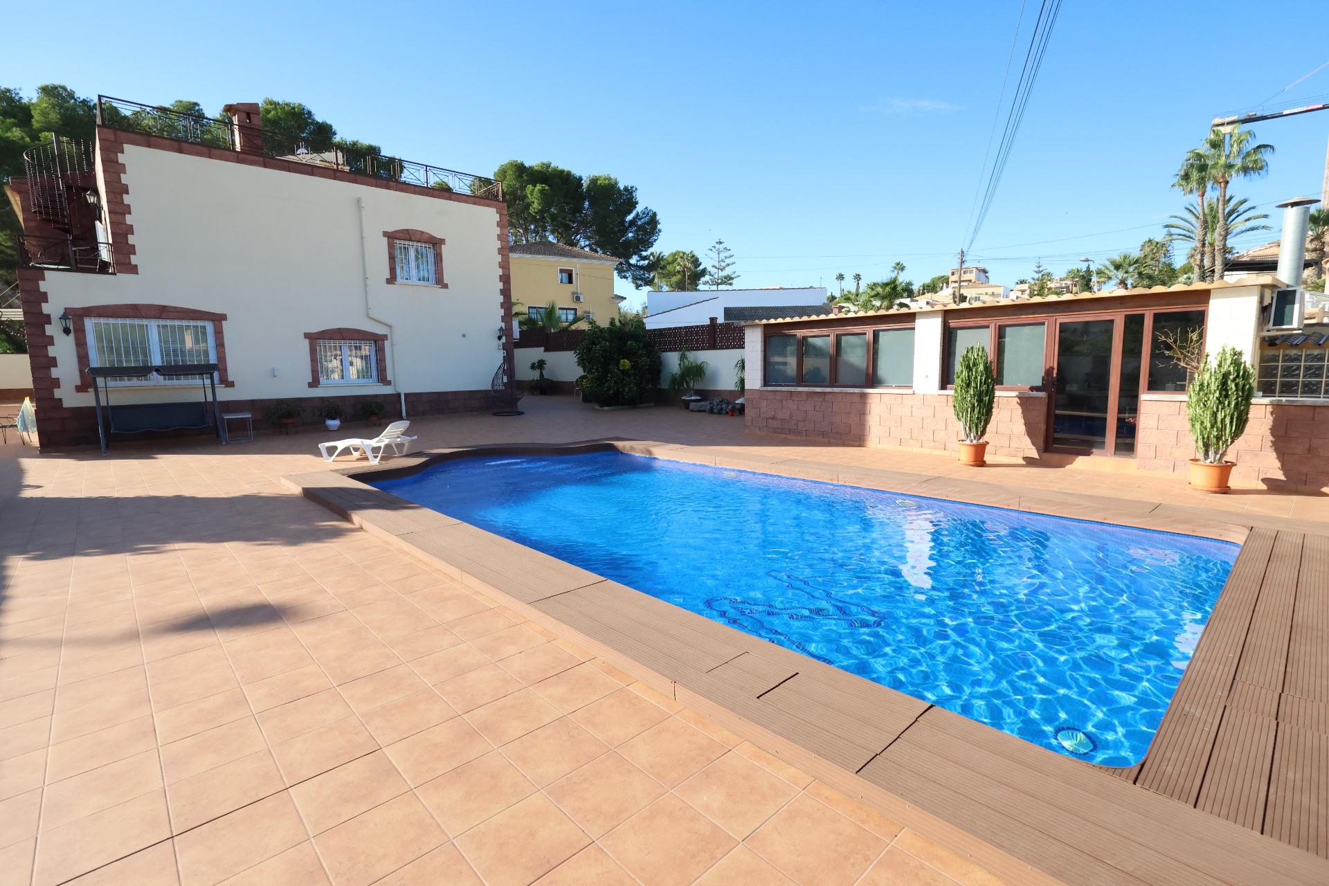 5 Bed, 3 Bath, HouseFor Sale, Torrevieja, Alicante