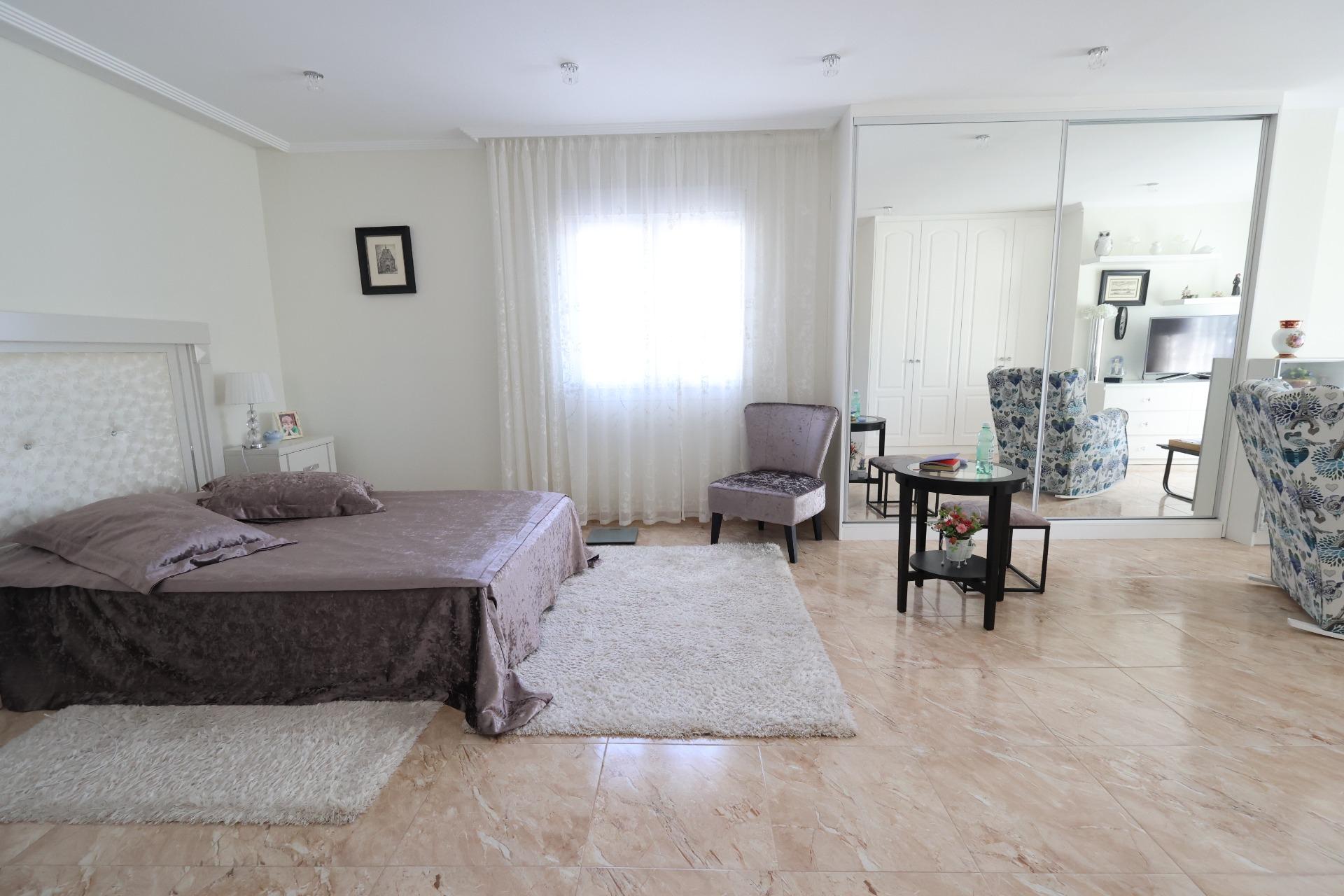 5 Bed, 3 Bath, HouseFor Sale, Torrevieja, Alicante